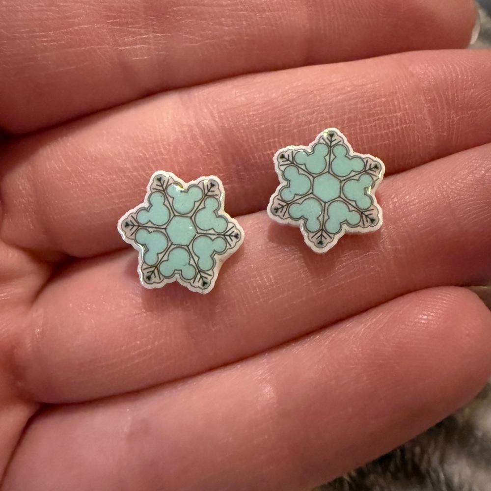 Mouse Snowflake Stud Earrings